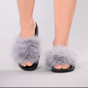 Everyday comfy fluffy slides in grey